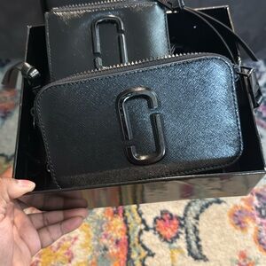 Black Marc Jacob Snapshot bag with Wallet.
